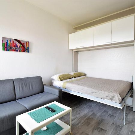 Monolocale Nuovissimo San Giuliano Milanese Apartment Luaran gambar