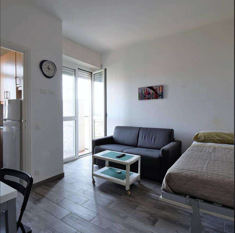 Monolocale Nuovissimo San Giuliano Milanese Apartment Luaran gambar
